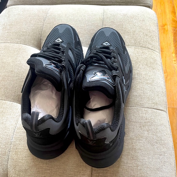 Louis Vuitton Millenium Sneakers. - Picture 2 of 10